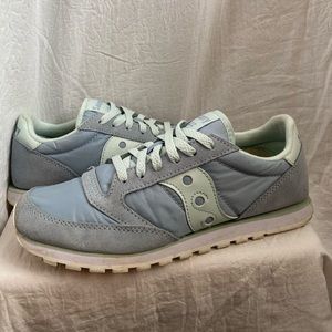 light blue saucony jazz shoes